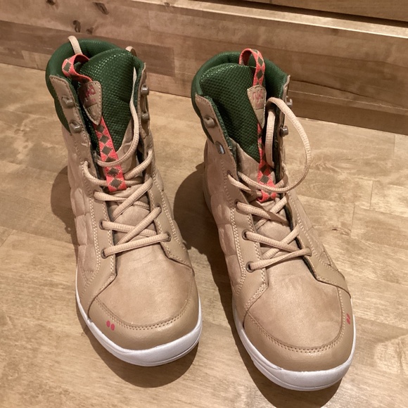 Ryka Shoes Ryka High Top Quilted Leather Boots Tan Wgreen Trim Size